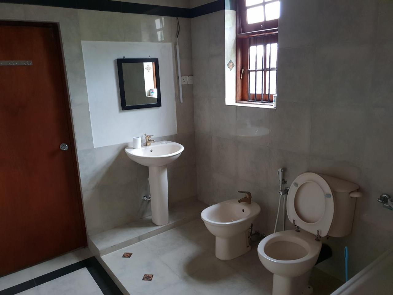 Ice Berg Apartment Dehiwala-Mount Lavinia Luaran gambar